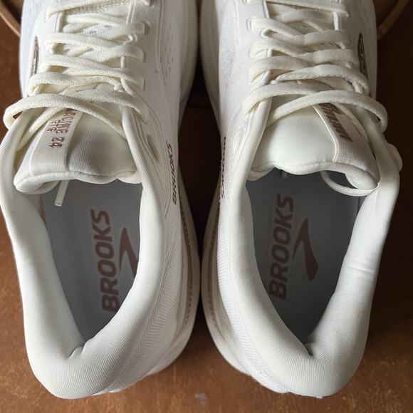 Brooks Adrenaline GTS 24 Supportive Women's 10 Rose Gold White Running Shoes - Picture 5 of 16